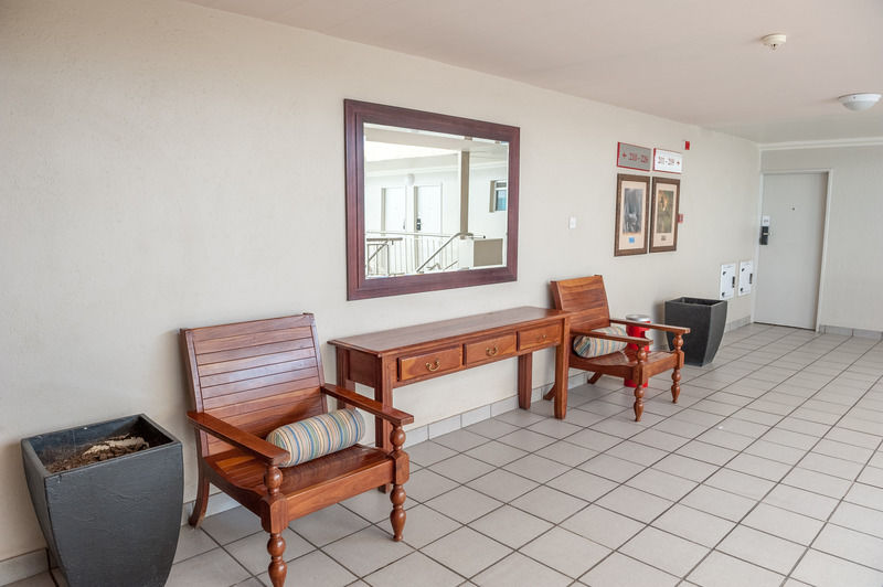 Peermont Metcourt Hotel Франсистаун Екстериор снимка