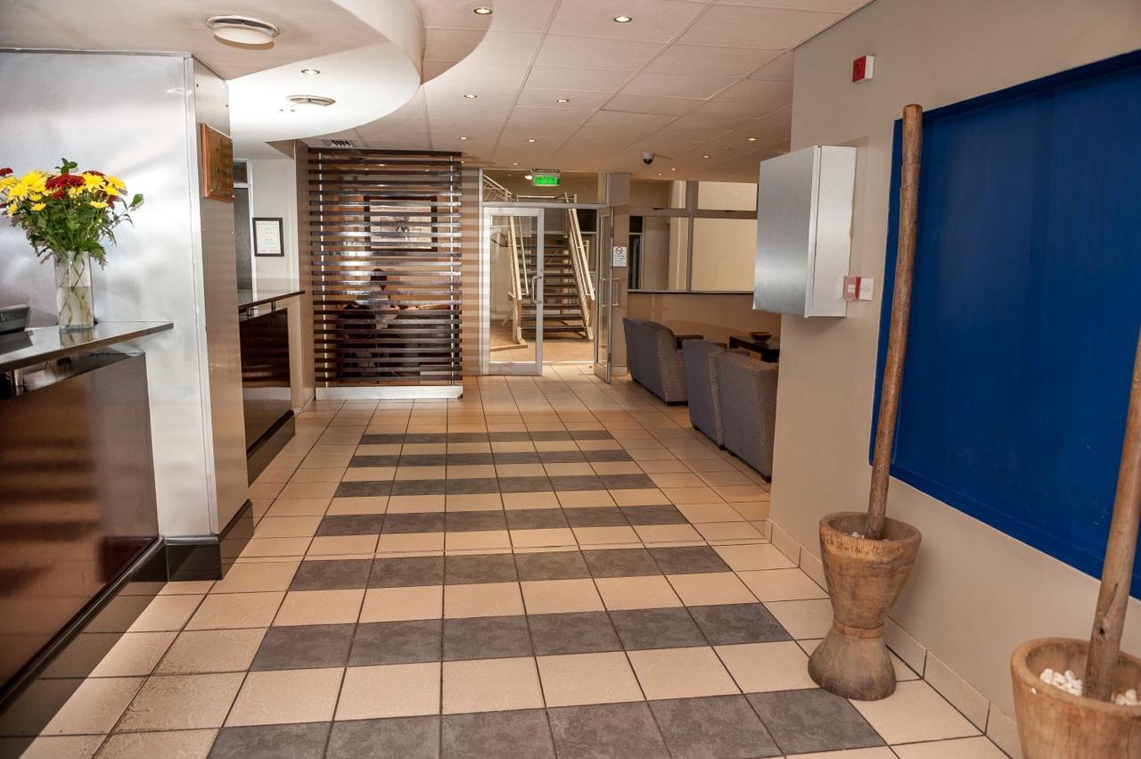 Peermont Metcourt Hotel Франсистаун Екстериор снимка