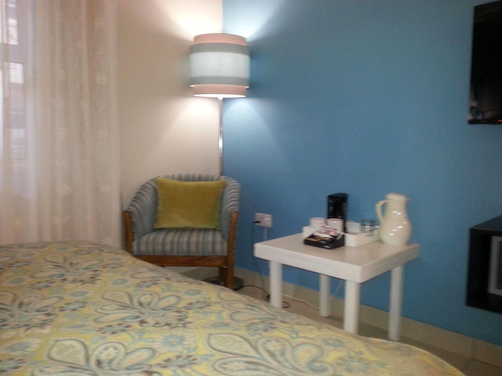 Peermont Metcourt Hotel Франсистаун Екстериор снимка